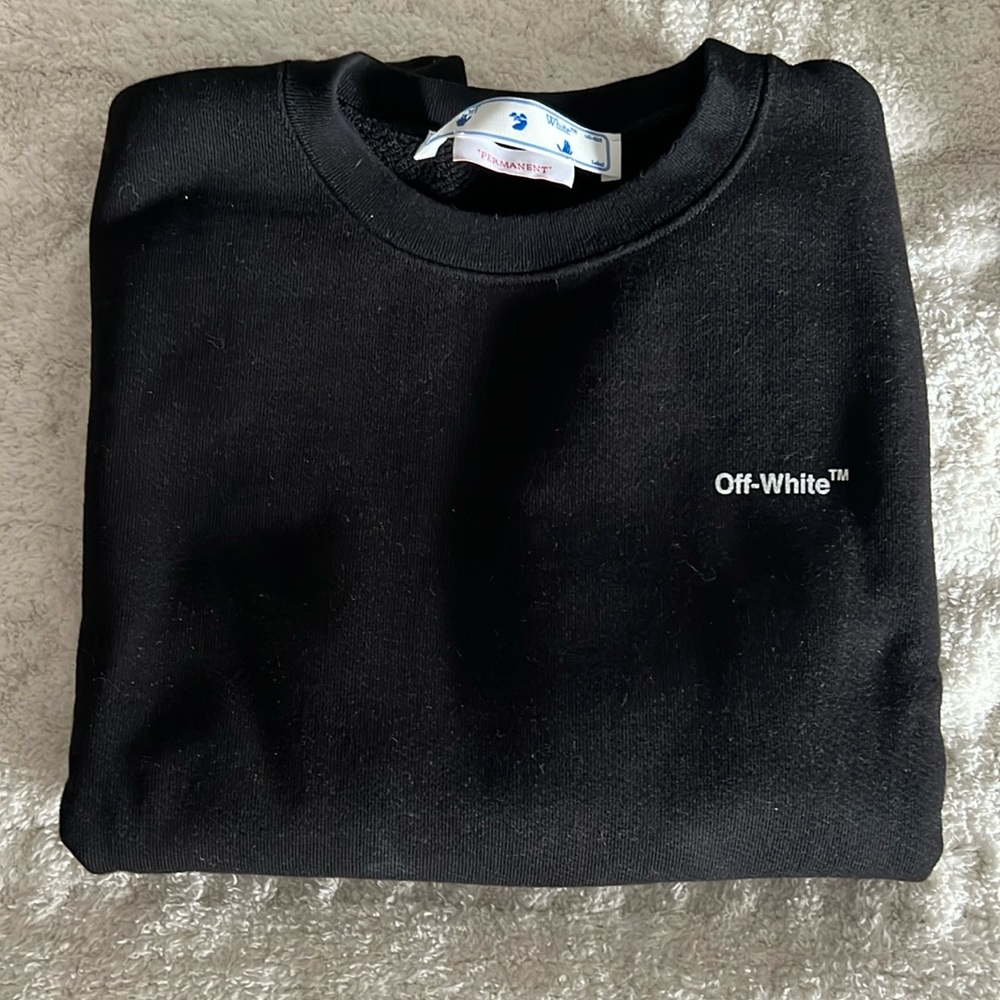 Off-white crewneck! Super comfortable